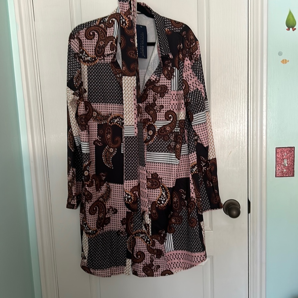 Cute Dress with Tie belt never worn feels very comfortable 🌸